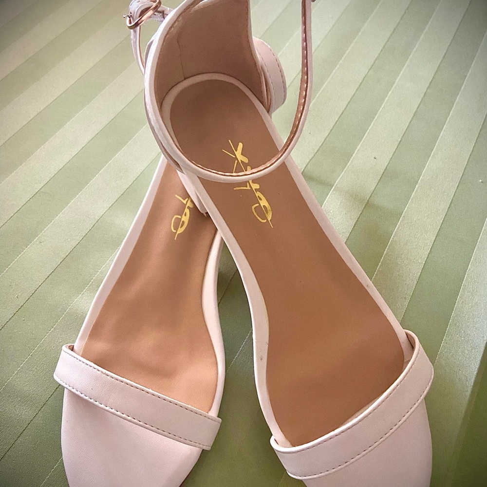 NIB. White Leather Strappy Sandals with 2” stack heel. Size 9